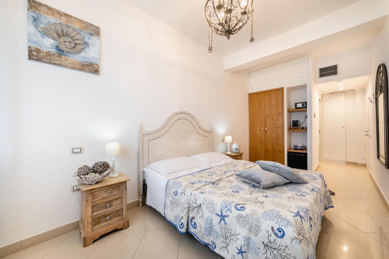 Love & Fama Hotel Sabaudia Dış mekan fotoğraf