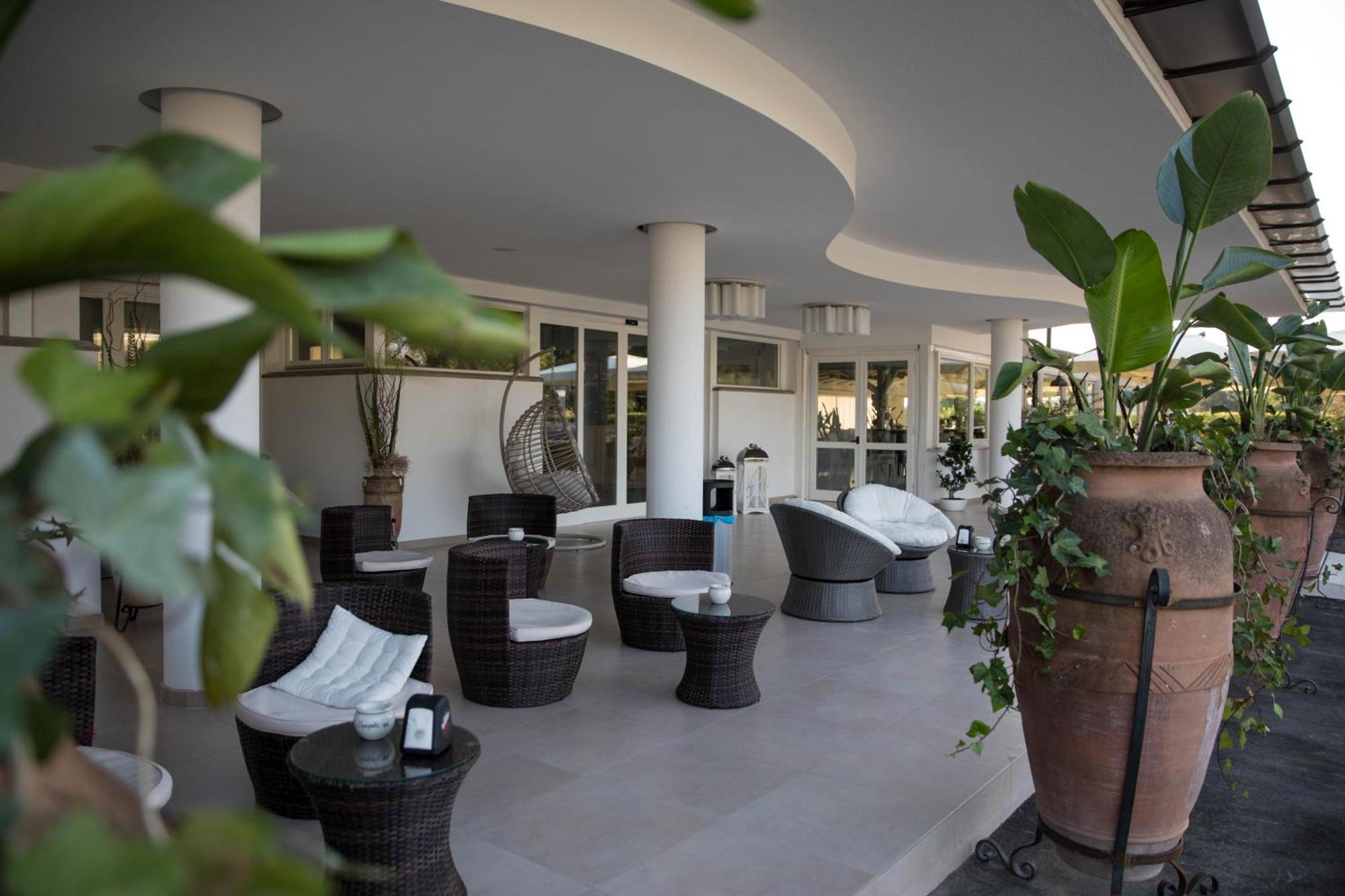 Love & Fama Hotel Sabaudia Dış mekan fotoğraf